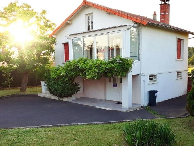 Gite Pavillon Kifadonfe 3 Ch Avec Cour Et Jardin Clos Villa Saint-Germain-Lembron Exteriör bild